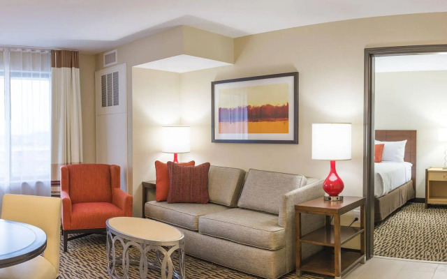 Hawthorn Suites by Wyndham Fargo