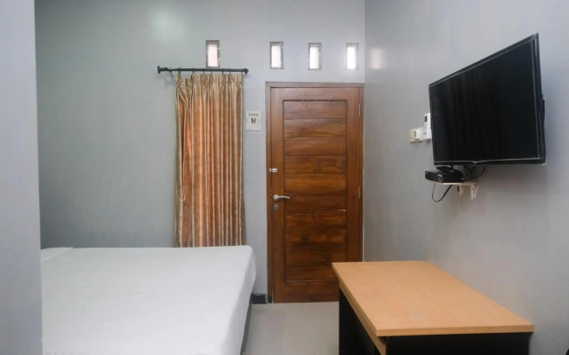 Super OYO 1226 Al Abror Homestay