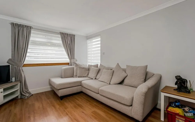 Centrally Situated 1 Bedroom House in Cumbernauld