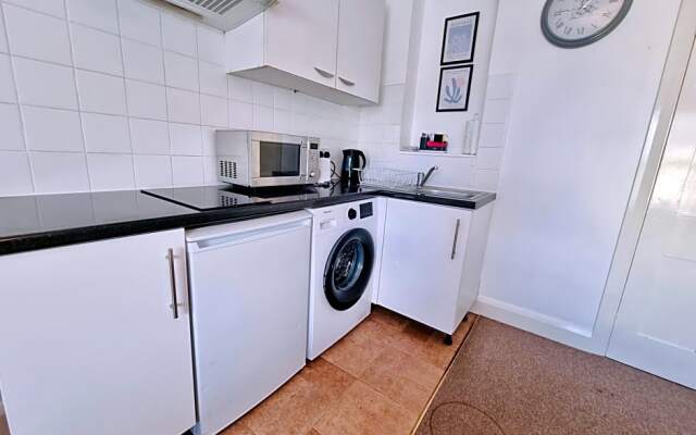 Darent Suite by Kasar Stays