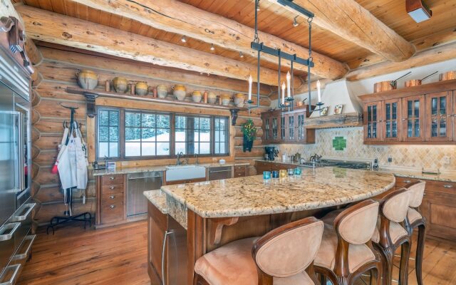 Hilltop Hideaway by Exceptional Stays