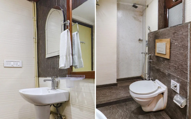 Fabhotel Dwarka Suites
