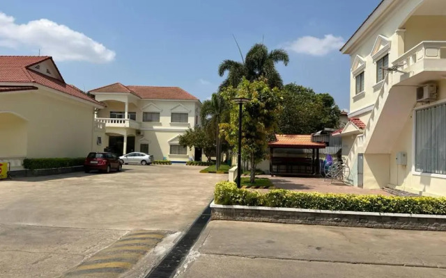 Samrongsen Hotel