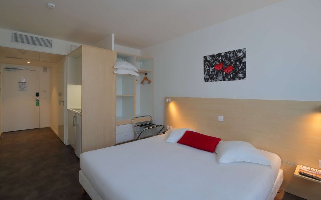 B&B HOTEL Paris Mairie de Saint-Ouen