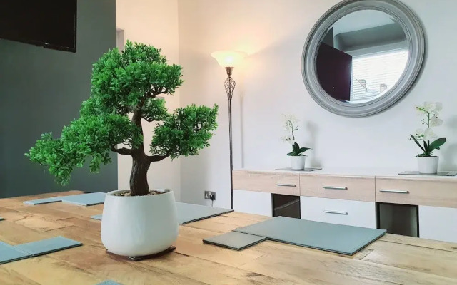 Dysa Bloomfield House