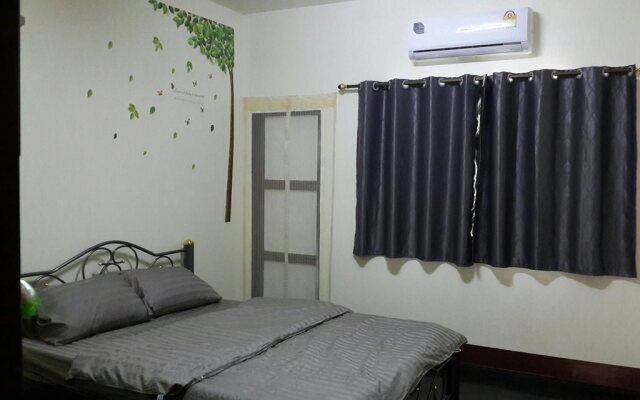 Green Box Hostel