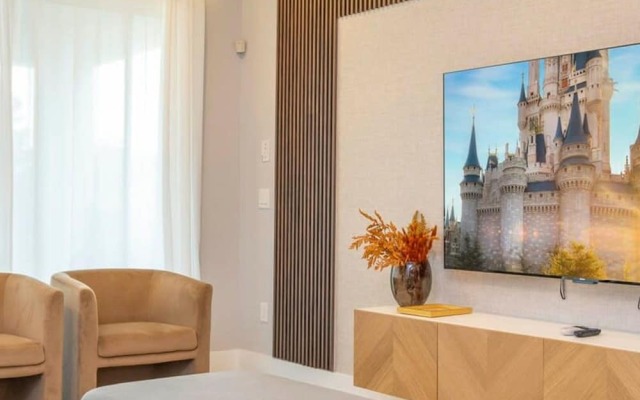 7650 Spacious House With 6BD