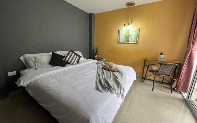 Montes De Beraka - Adults Only