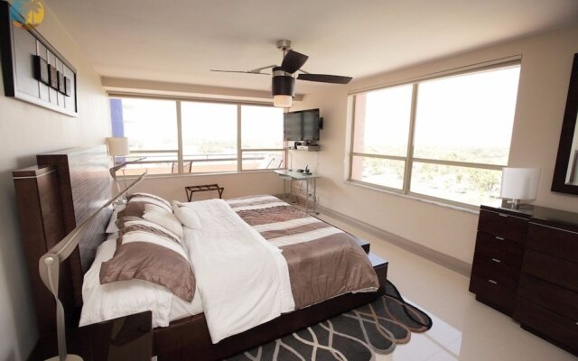 Alexander 1421 3 Bedroom Apts by RedAwning