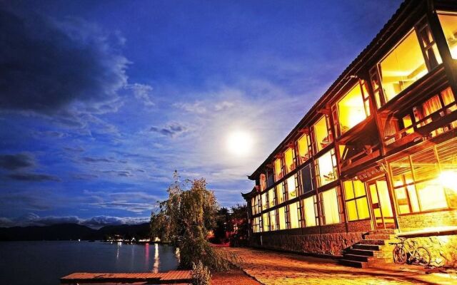 Lijiang Lugu Lake Nv'er Garden Hotel