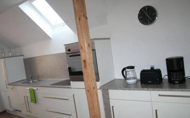 Orange Sun Apartment