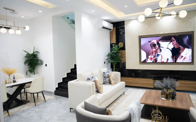 Luxury 4-Bed House in Victoria island Lagos