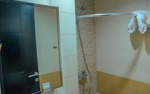Apt 1 BR Gardenia Boulevard w Swim Pool