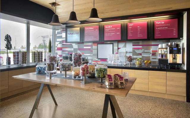 Aloft Buffalo Airport