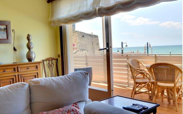 Sea Front Apartment