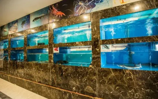 Dingxi Longwan Peninsula International Hotel