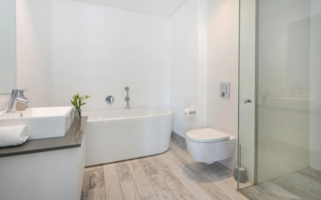17 Marine, 2 Bedroom Family Apartment 102