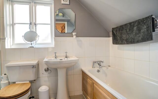 Aelia Cottage, Cirencester