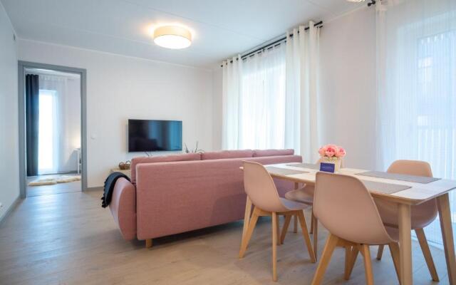 Dream Stay - Brand New Apartment with Balcony & Free Parking