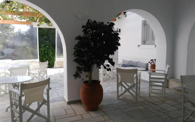 Hotel Roussos Beach