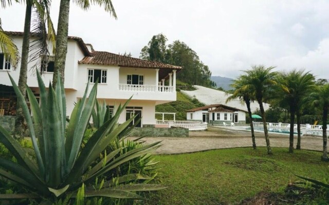 Centro Vacacional Casa Blanca
