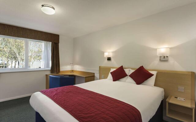 Days Inn By Wyndham Fleet M3