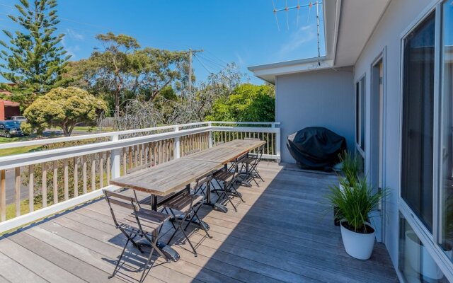 Inverloch Beach Hut - Close To Beach And Shops!