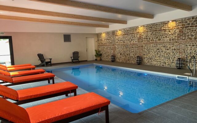 Hotel SPA Piscine le Petit Castel