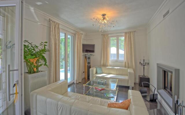 Villa Raffaela by PosarelliVillas
