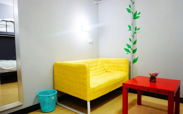 Moumou Hostel