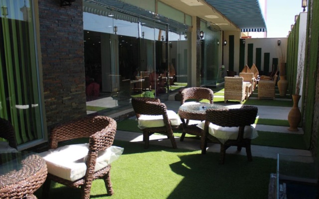 Meral Crown Hotel