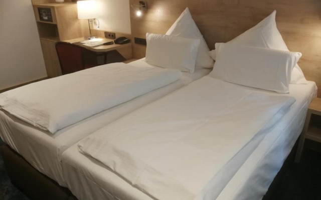Deluxe Double room (full double bed) (bed type is subject to availability)