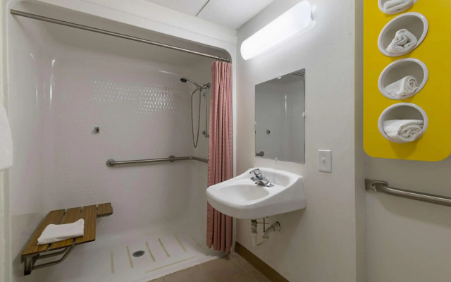 Motel 6 Frackville, PA