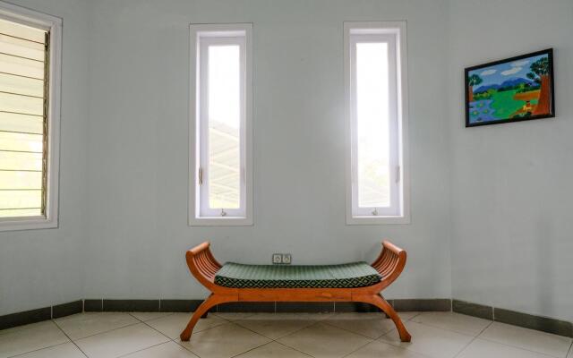 OYO 1509 Candi Panggung Family Guest House Syariah