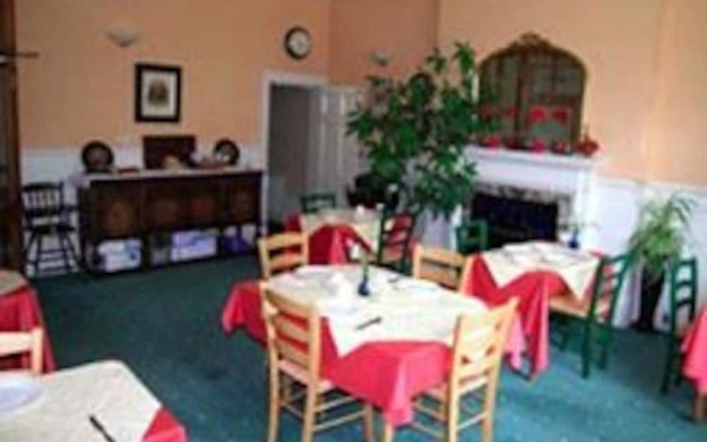Dillons Hotel - B&B