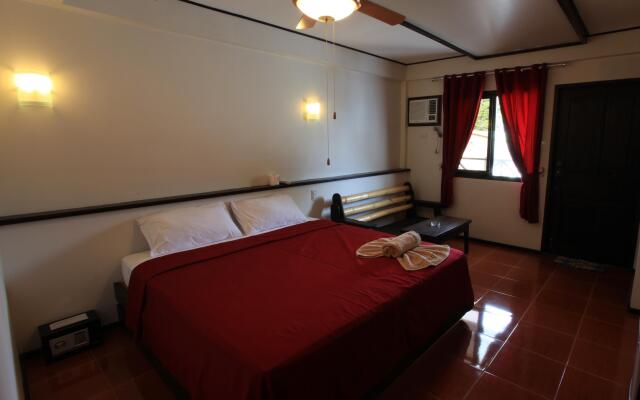 Paradise Resort & Dive Center