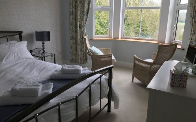 Holywell House B & B