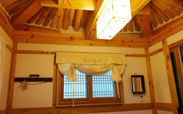 Jeonju Yeonwoodang Hanok Pension