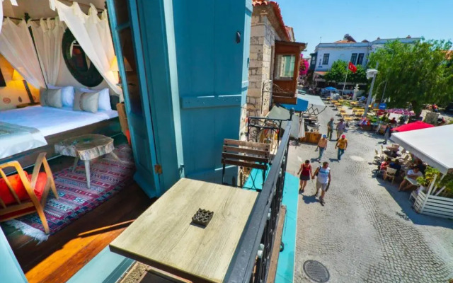 Zeren Alaçatı Butik Otel