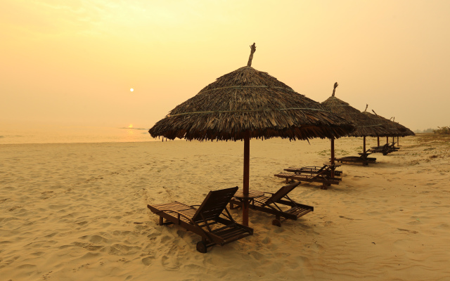 Sandy Beach Non Nuoc Resort