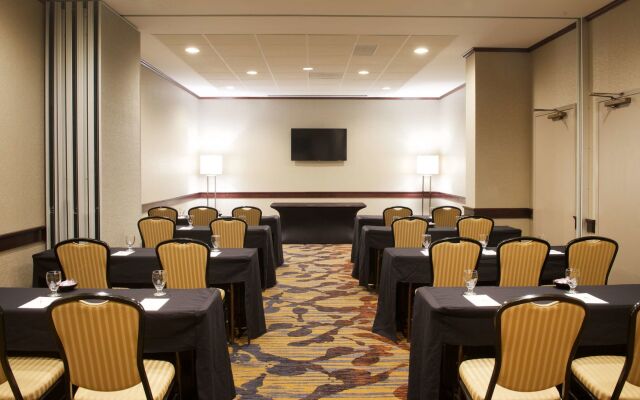 Embassy Suites by Hilton Seattle Bellevue