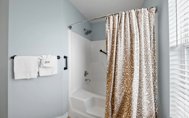 Salty Seas 405 Sandy Cay