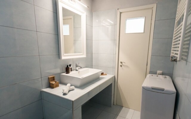 White Sun maisonette overlooking the sea