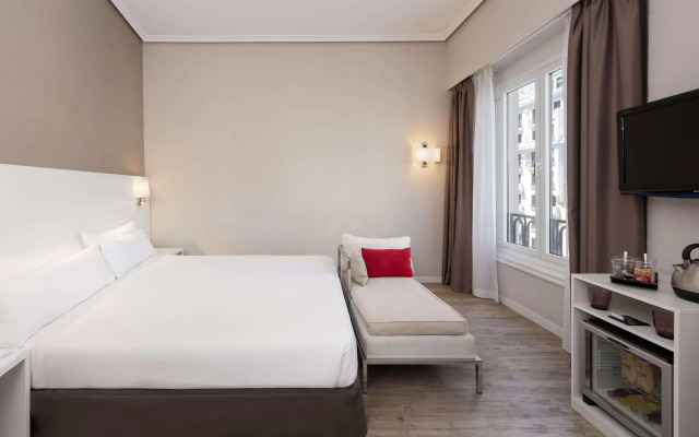 Hotel Madrid Gran Via 25 Affiliated by Meliá