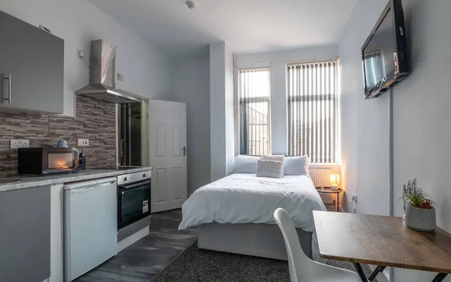 Self Contained 1-bed Studio5 in Coventry