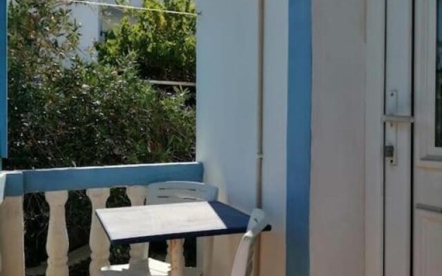 Vromolithos Studio In Spilia Leros