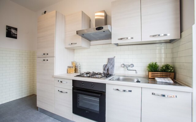 Bright Apartments Desenzano - La Quiete Lake View