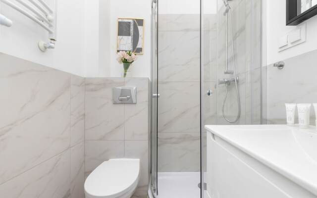 Bright Studio With Balkony by Renters