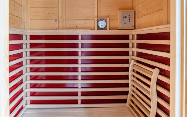 Spacious Holiday Home With Private Terrace