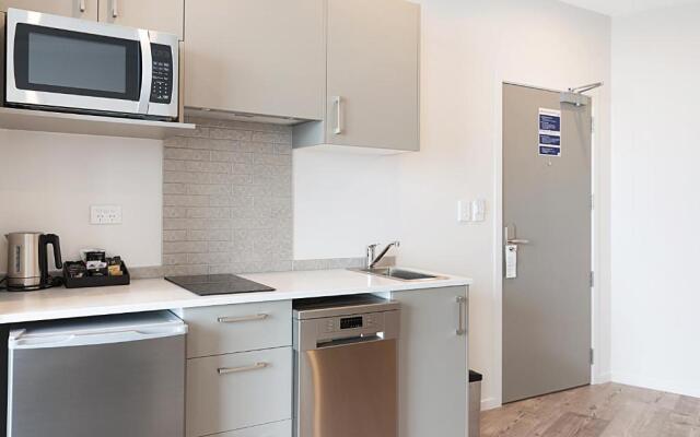 Ramada Suites By Wyndham Victoria Street West